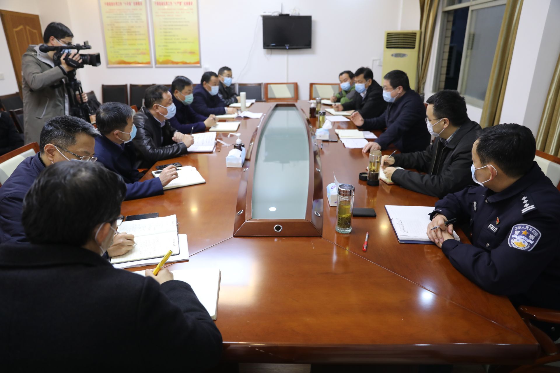 市领导江龙平,姜鹏,李江新,刘飞参加会议.