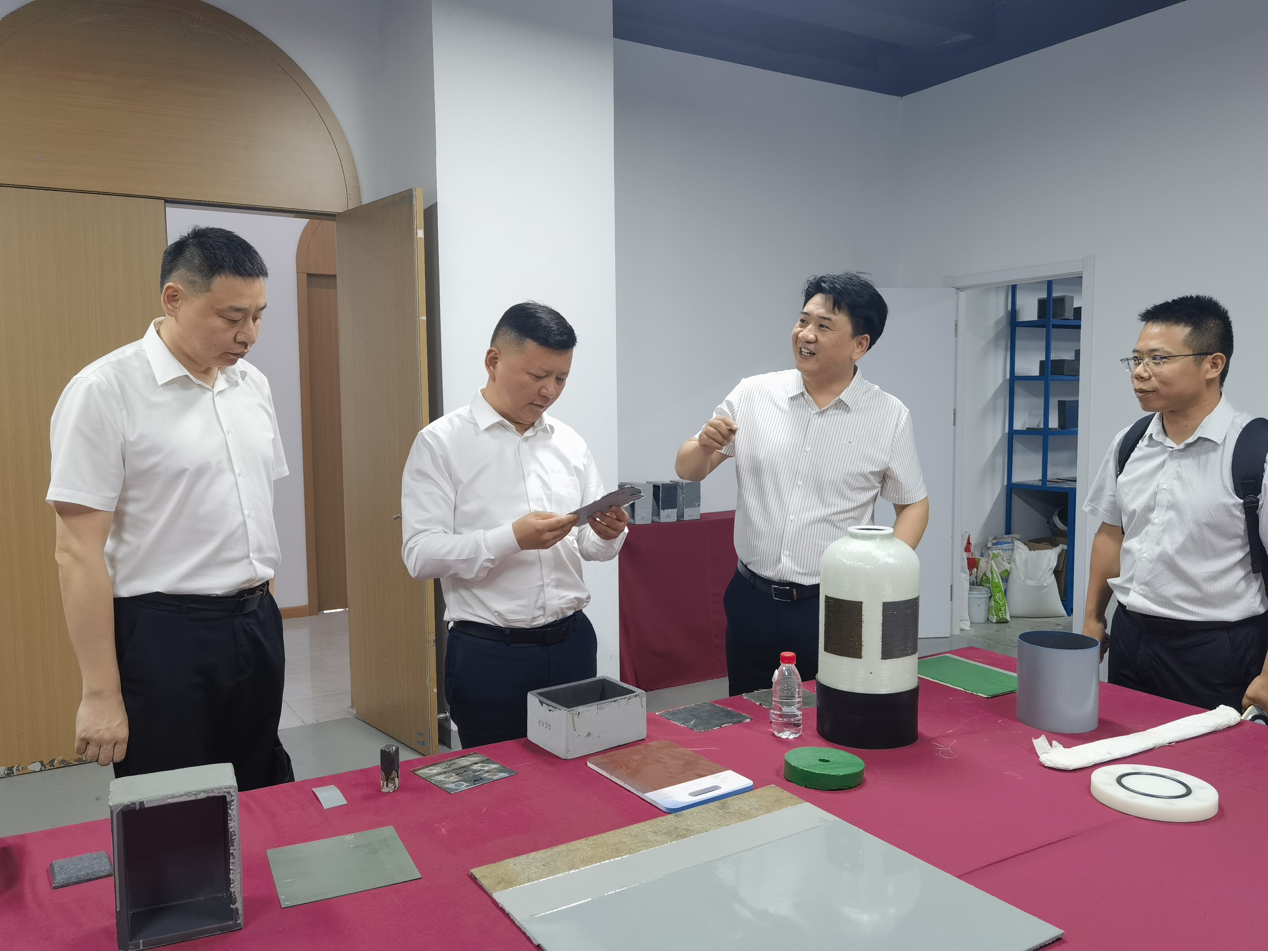 潘小进带队赴长三角地区开展招商考察