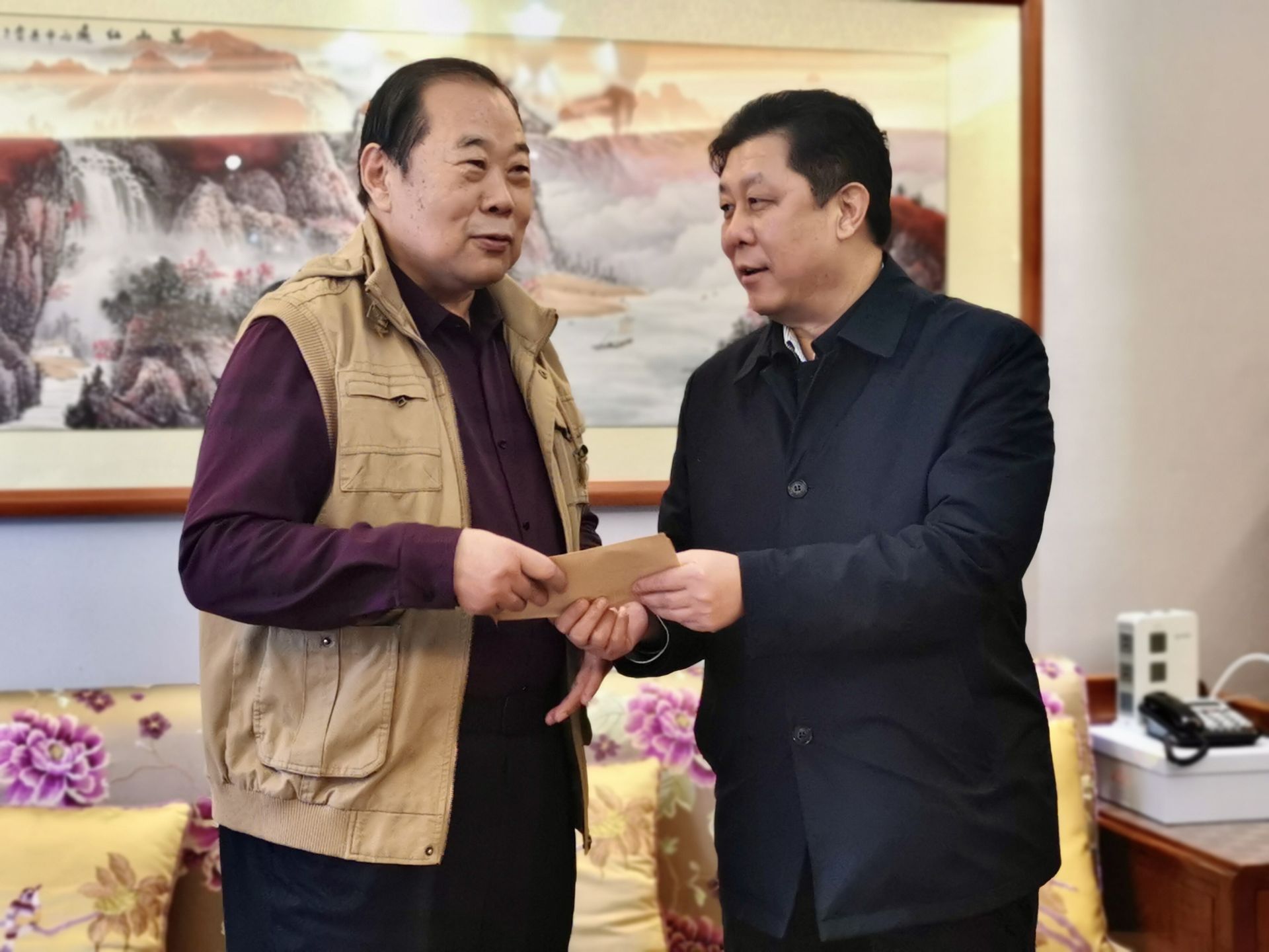 刘会金走访慰问离退休干部,贫困党员,村民,道德模范,专家人才