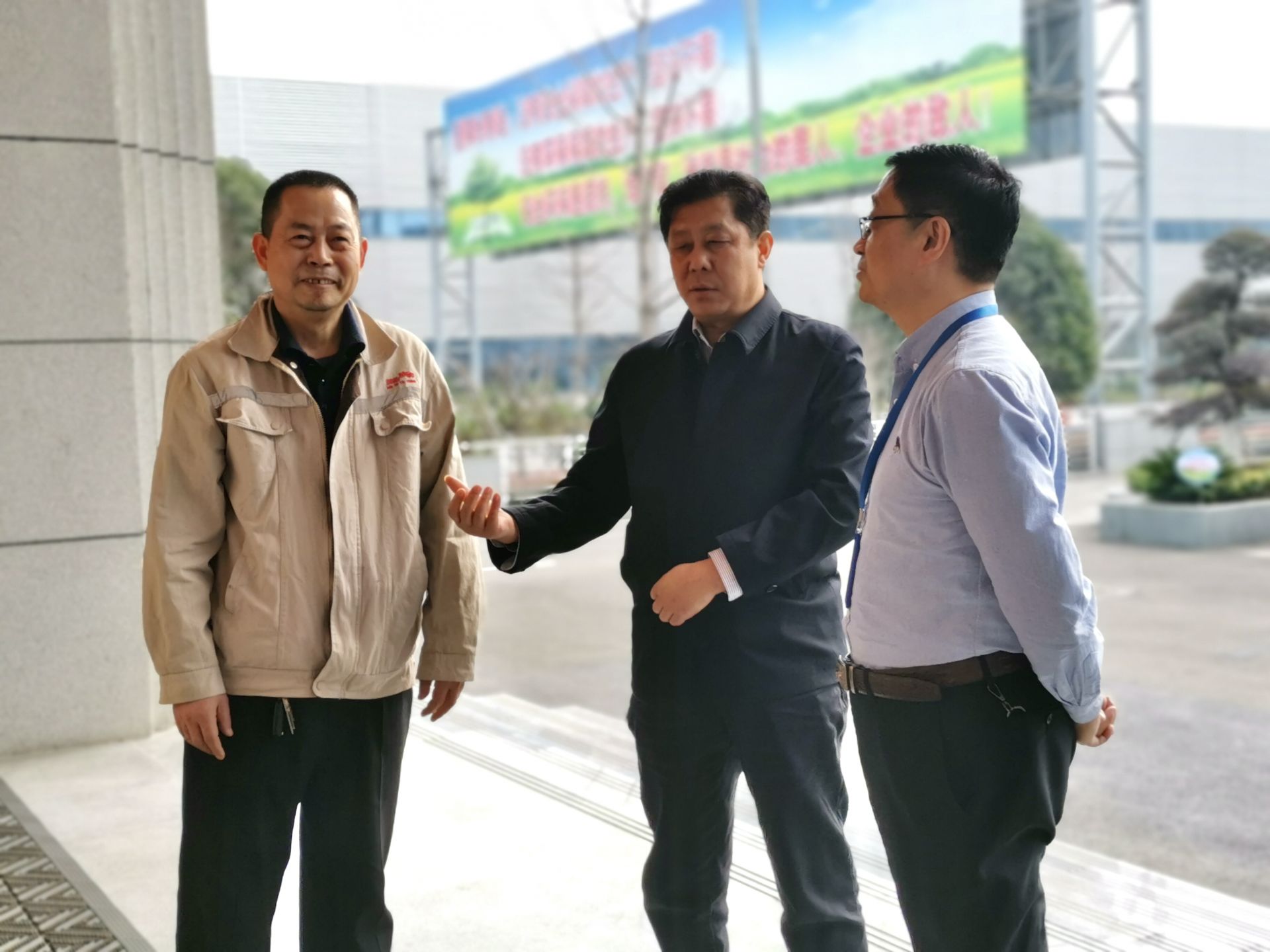 刘会金走访慰问离退休干部,贫困党员,村民,道德模范,专家人才