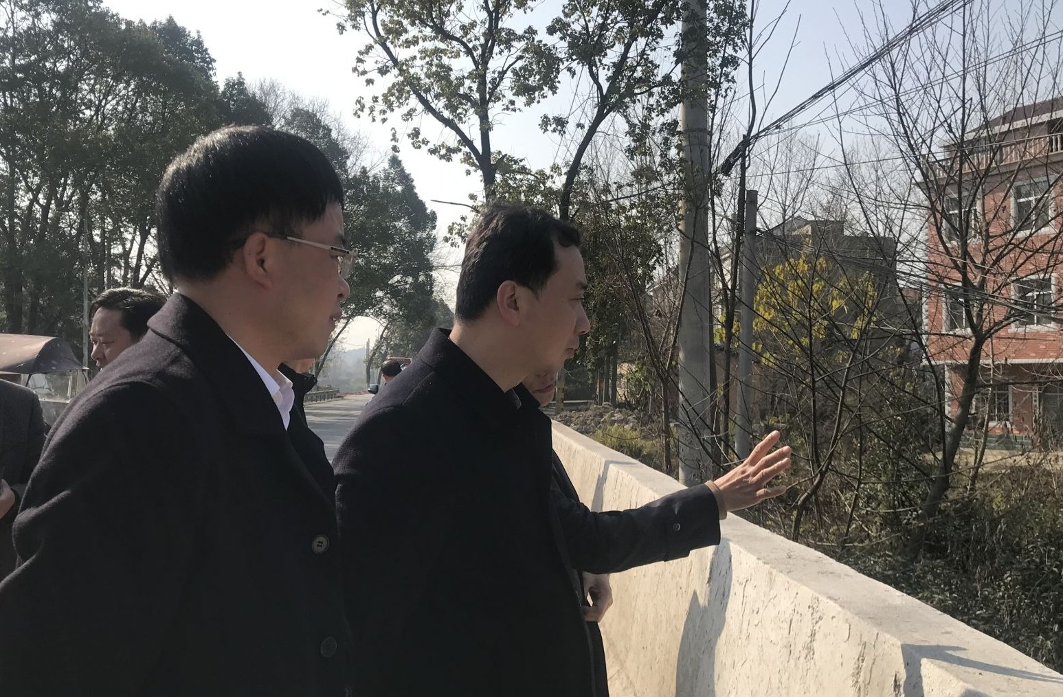 孙辄赴乡镇宣讲十九届六中全会精神,调研企业,督导河湖长制工作_大冶