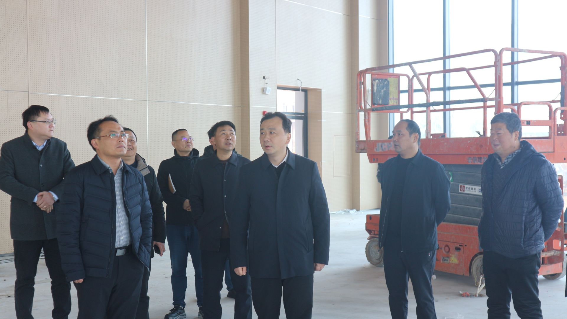 孙辄赴市老干部活动中心老年大学调研加快建设进度建强活动阵地