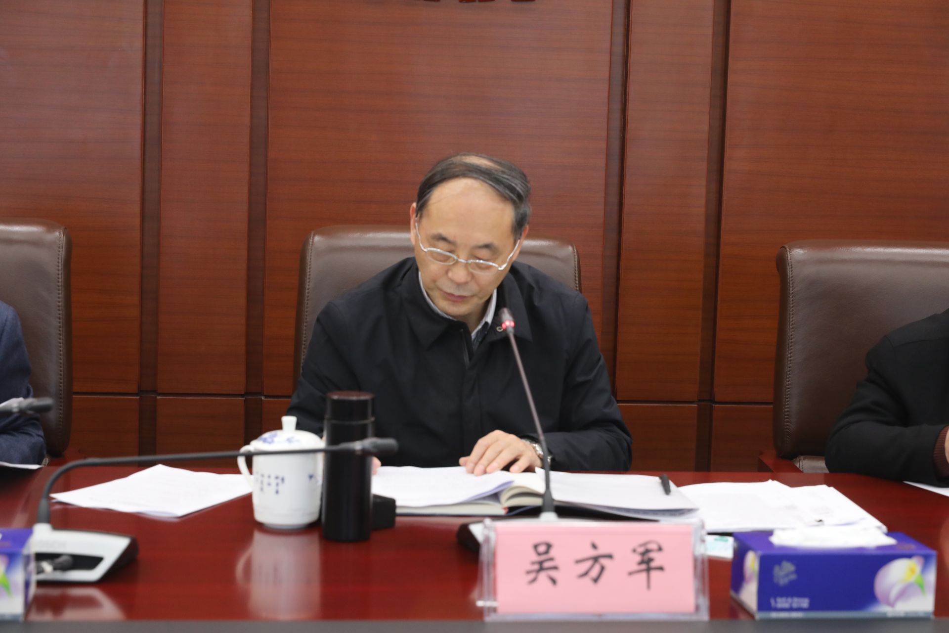 吴方军指出,大冶市委高度重视政法队伍教育整顿工作,前期做了大量工作